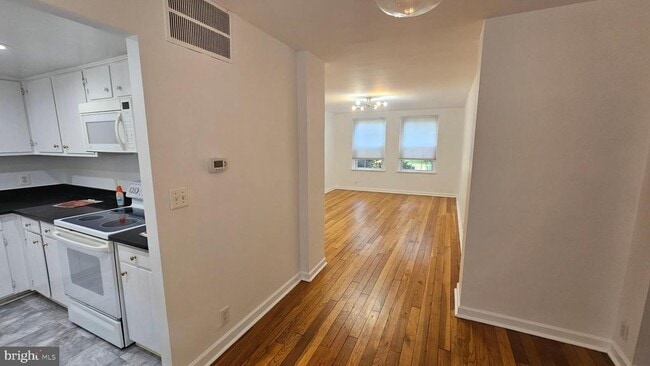 Building Photo - 4118 36th St S Unit A1 Rental