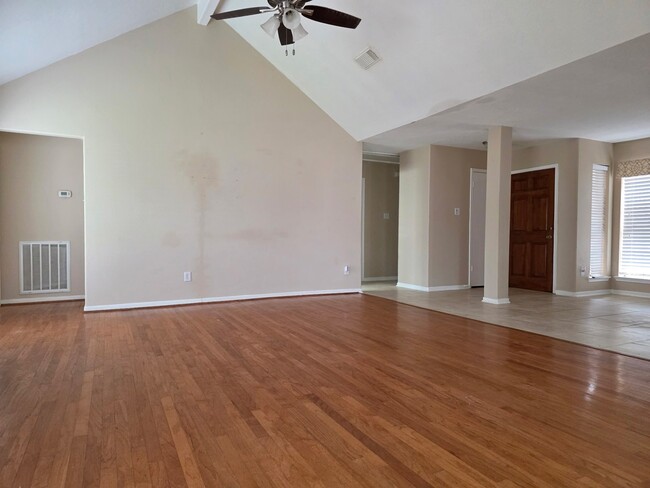 Photo - 3031 Greenlet Ct