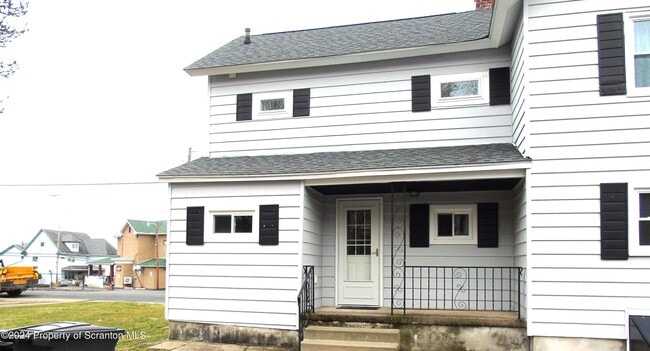 Photo - 112 E Elm St