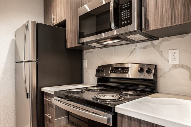 2BR, 1BA - 791SF - Fairmont Apartments