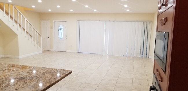 Photo - 802 Raymond St