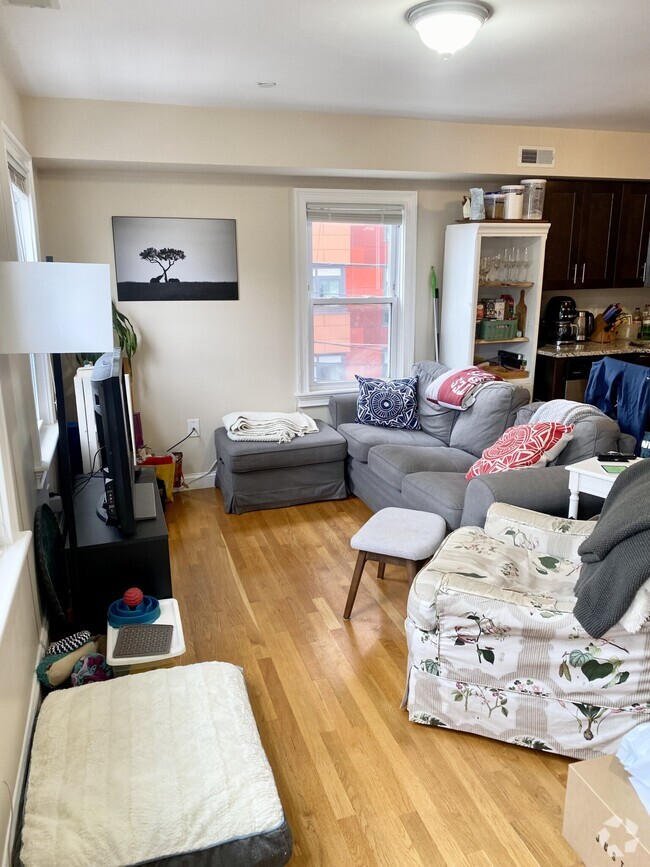 Building Photo - 171 Thorndike St Unit 2 Rental