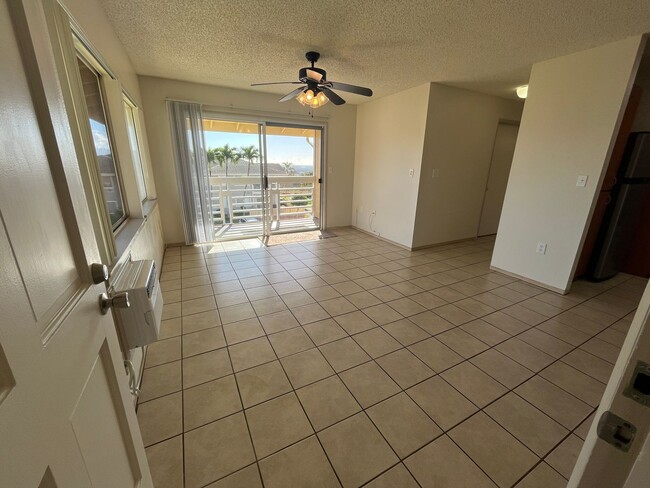 Clean upstairs unit with beautiful ocean v... - Clean upstairs unit with beautiful ocean v... House