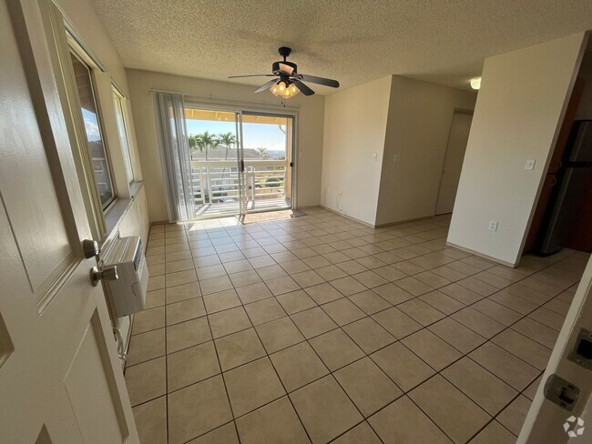 Building Photo - Clean upstairs unit with beautiful ocean v... Rental