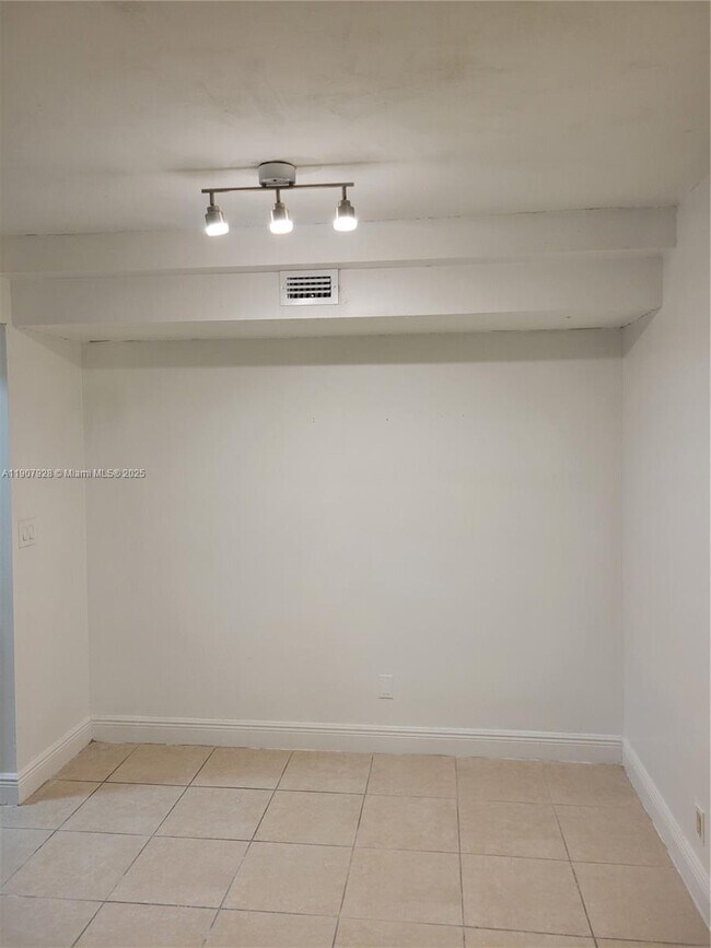 Photo - 5646 Rock Island Rd Unit 203