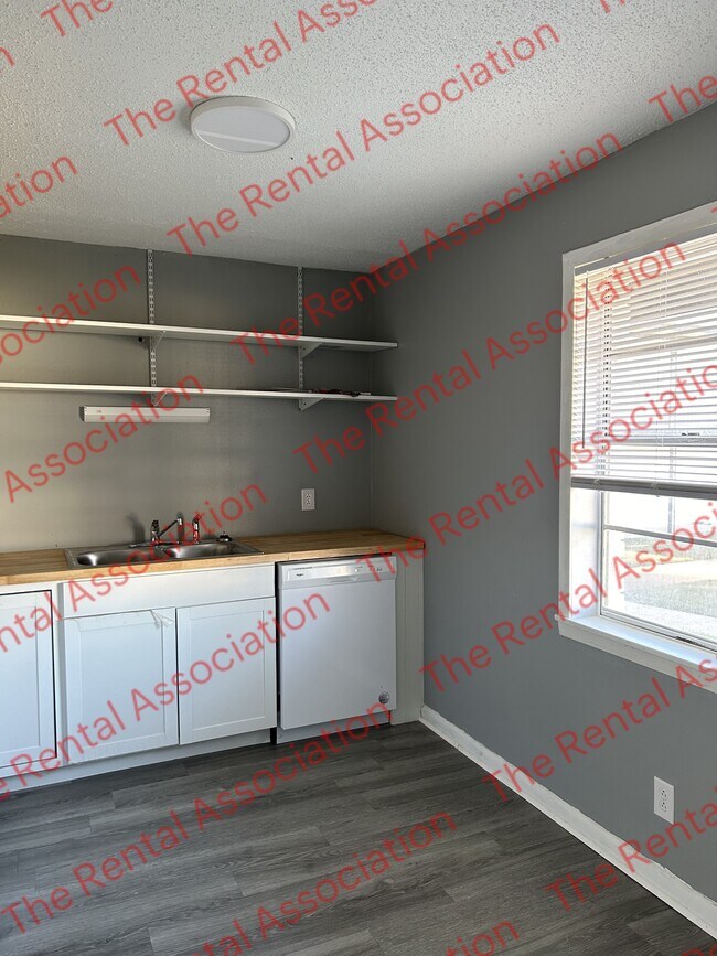 Photo - 280 Central Ave