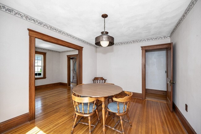 Photo - 26 Leonard St