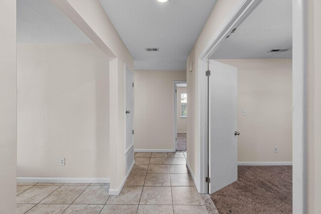 Photo - 137 Deville Dr