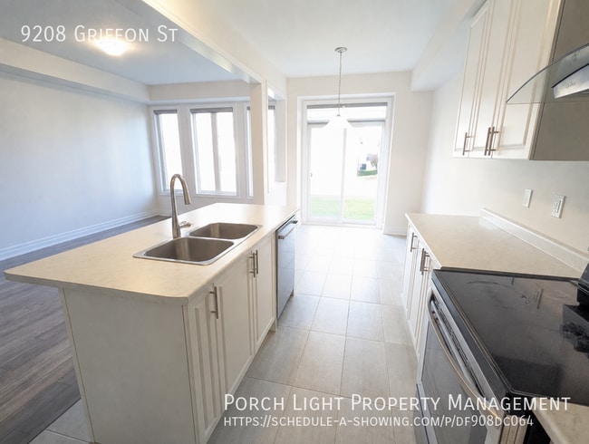 Photo - Amazing Chippawa Location! 3 Bedroom 3 Bathroom Basement Garage