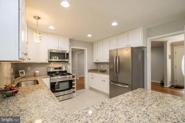 Photo - 5612 Eastbourne Dr