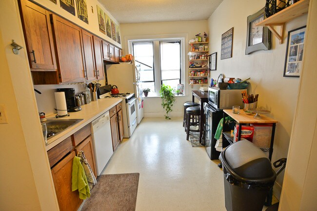 Photo - 18 Glenville Ave Unit 3