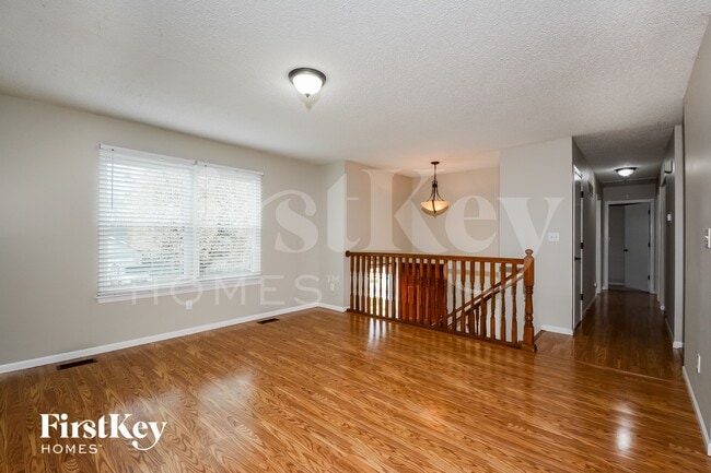 Photo - 2005 Rosedale Ct