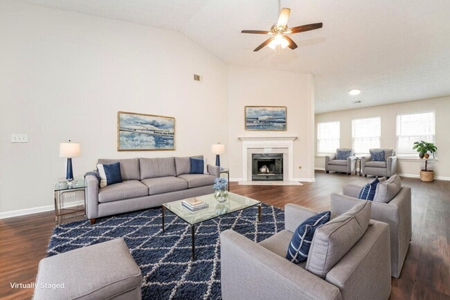 Photo - 1122 Alysum Ave SE