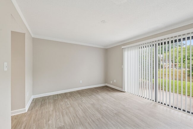 Photo - Pinewood Station