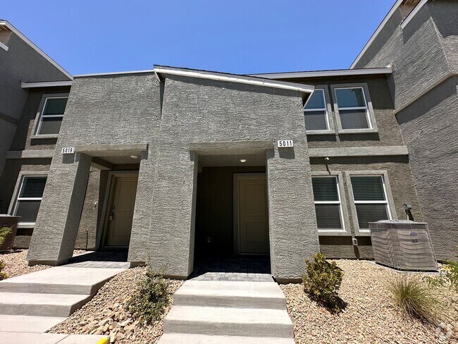 Building Photo - Brand New Townhouse – Available Now!