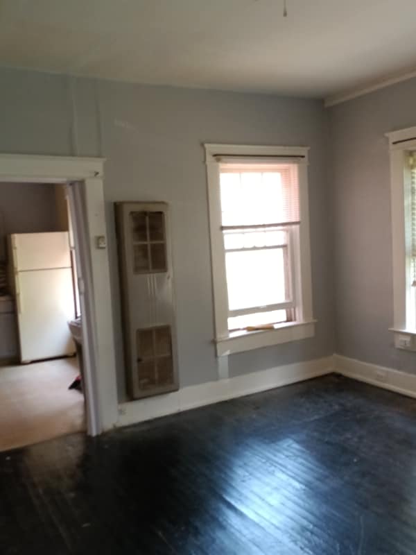 Photo - 2410 Arlington Crescent