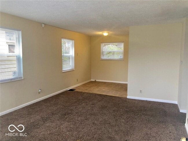 Photo - 3516 N Hawthorne Ln