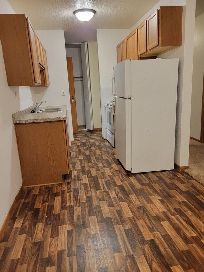 Kitchen - Parkwood Apartments