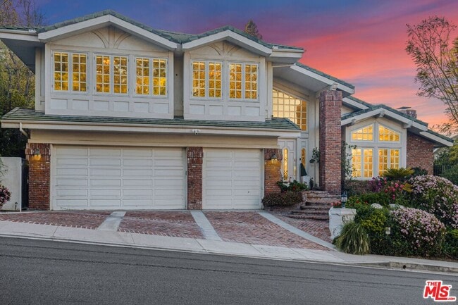 Building Photo - 6111 County Oak Rd