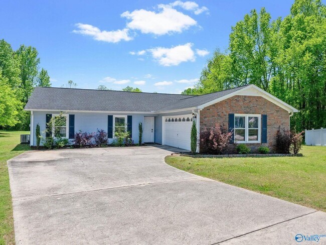 Photo - 105 Whisperbrook Cir