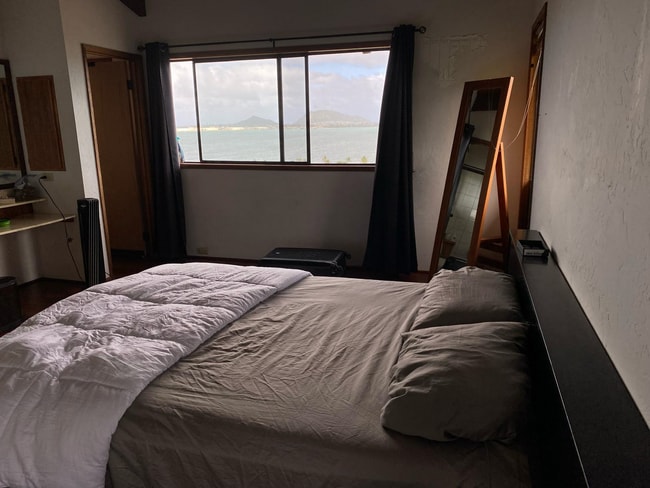 primary bedroom - 45-133 Alina Pl
