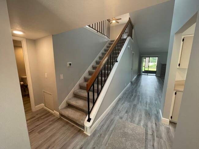 Photo - 3 Bedroom 2.5 Bathroom Townhome located in Pelican Bay
