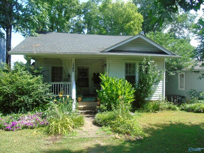 Photo - 1305B Wells Ave SE