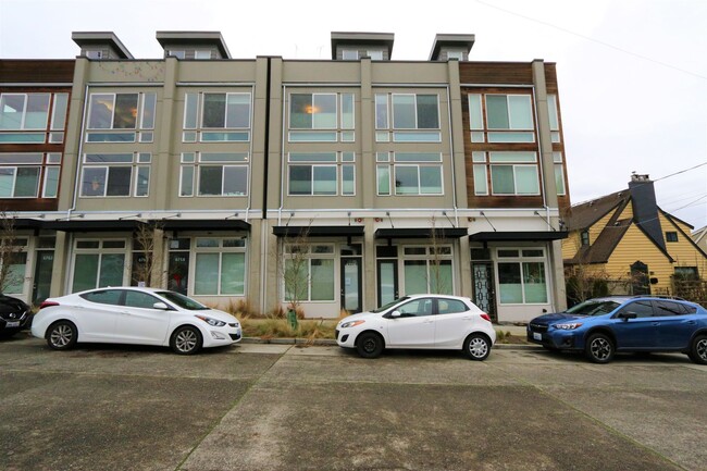 Ballard Townhome, 2 bed/2.5 bath, Roof Top... - Ballard Townhome, 2 bed/2.5 bath, Roof Top...