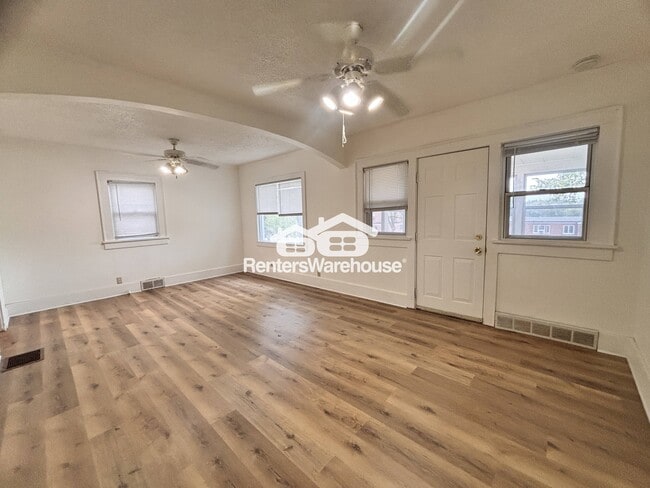 Photo - 1229 Merle Hay Rd