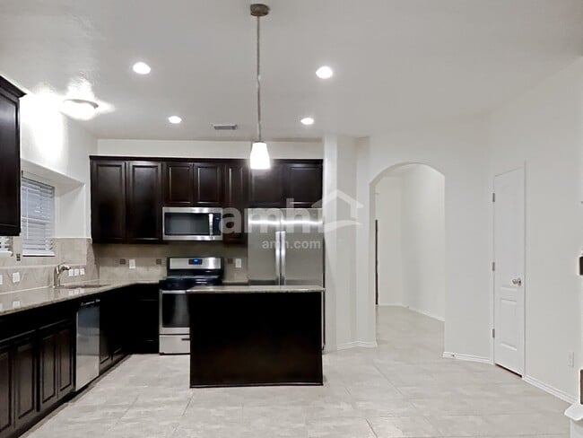 2550 Riverway Dr