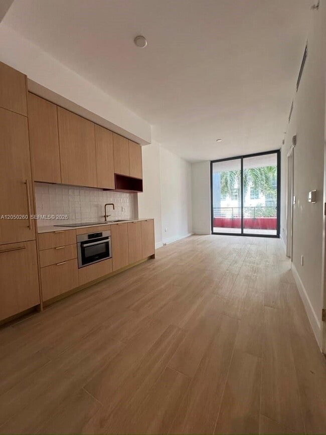 Photo - 90 NE 32nd St Unidad 206