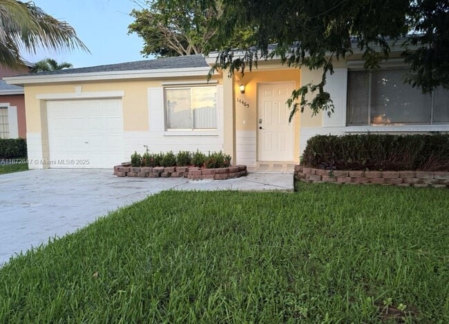 Building Photo - 14465 SW 139th Ave Cir E Rental
