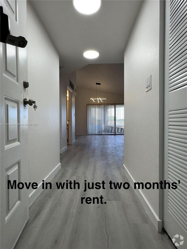 Building Photo - 2880 N Oakland Forest Dr Unit 311 Rental