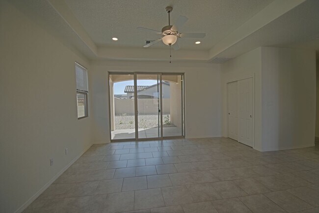 Photo - Three Car Garage!