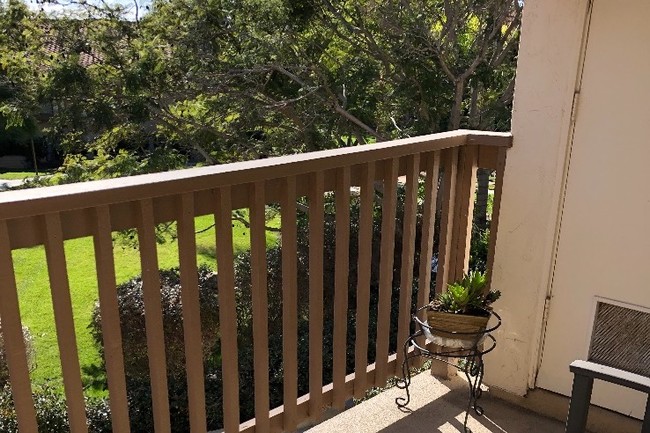 Overlooking green belt - 12570 Carmel Creek Rd Condominio Unidad 74