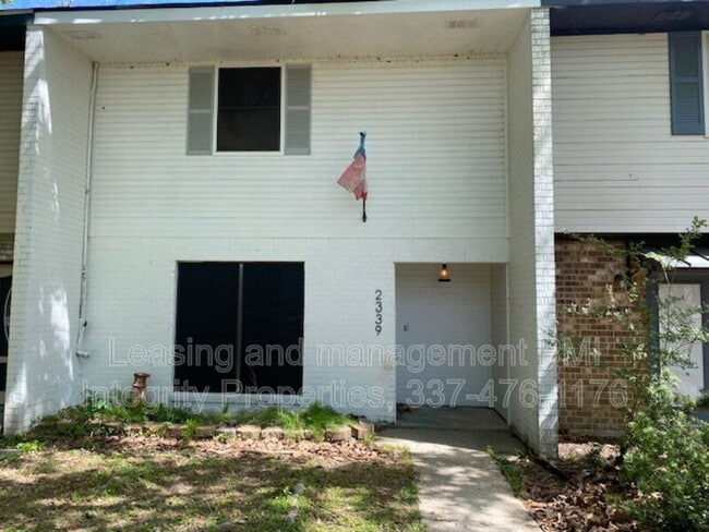 Building Photo - 2339 Robley Dr