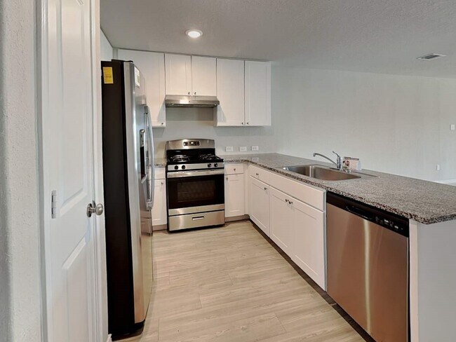 Photo - 4322 Rapids Way