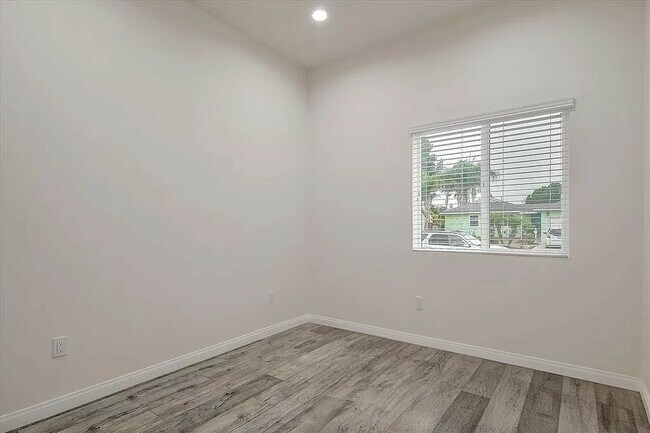 20550 Leadwell St Unit N/A