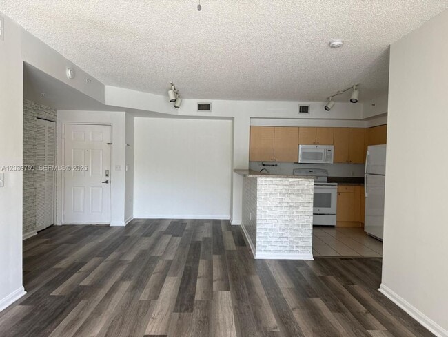 Photo - 8050 N Nob Hill Rd Unidad 2 Bedroom Condo for Rent