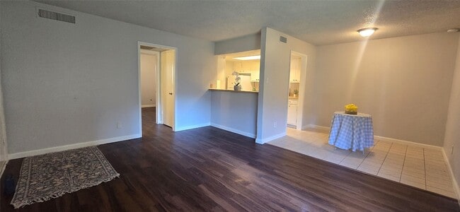 Building Photo - 12830 Midway Rd Unit 1126 Rental