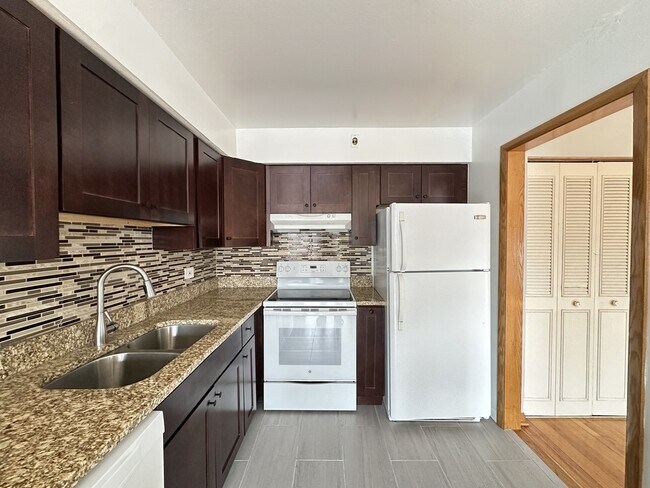 Photo - 1004 S River Rd Unidad 103