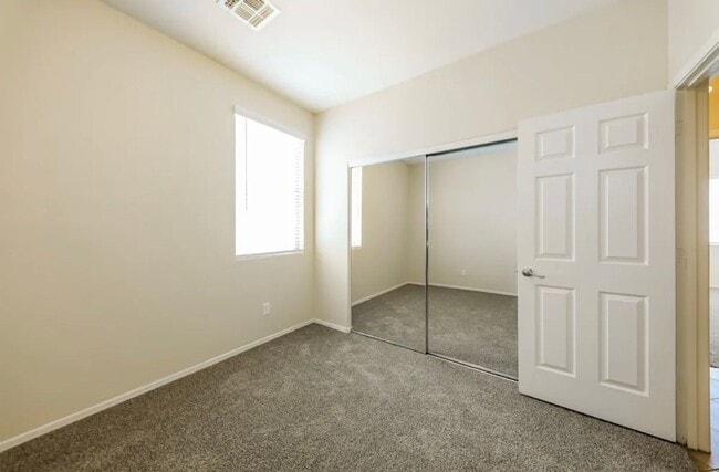 Building Photo - 10236 W Hilton Ave