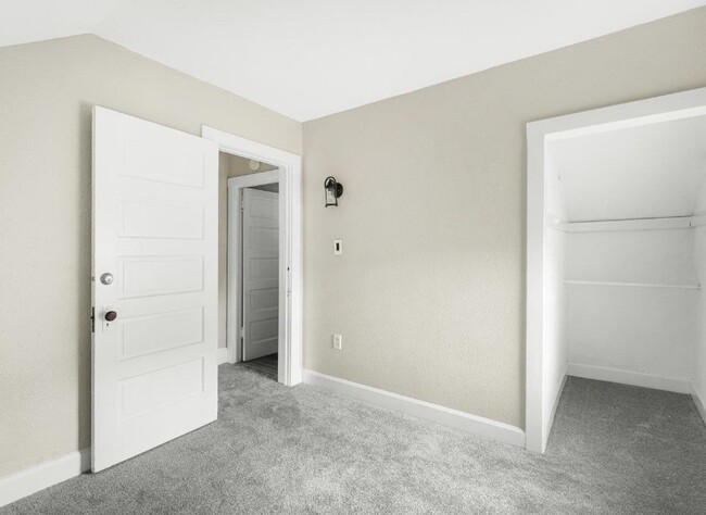 Building Photo - 1311 Benton St