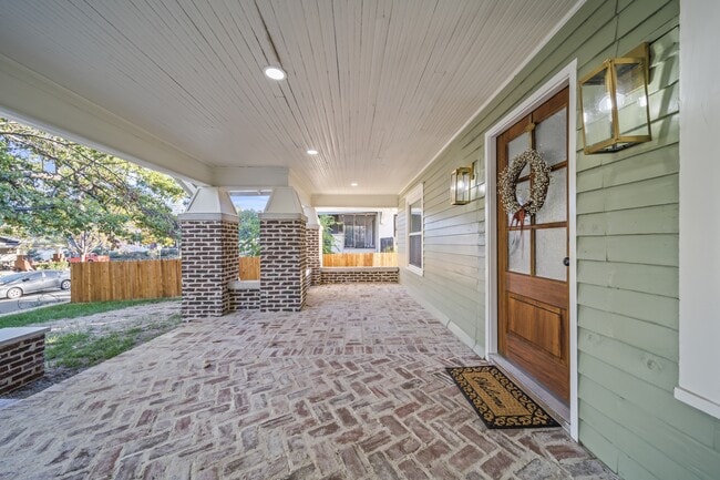 Photo - 546 N Santa Fe Ave