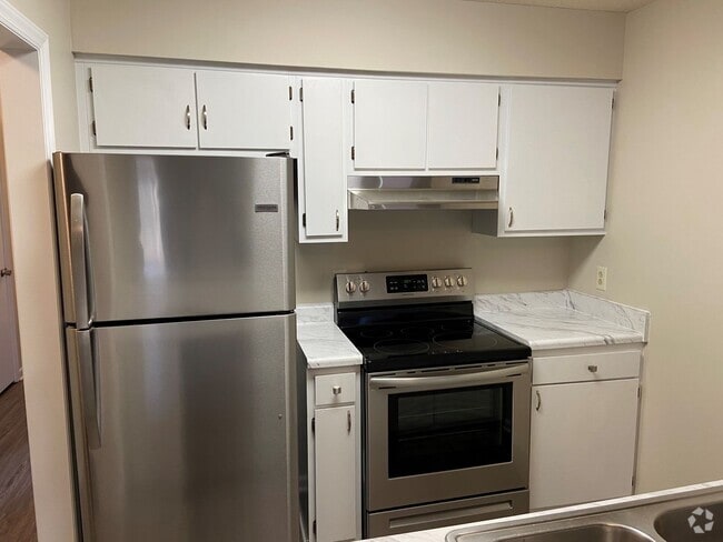 Building Photo - 720-C Powell Drive ~ 3 bedroom townhome ju...