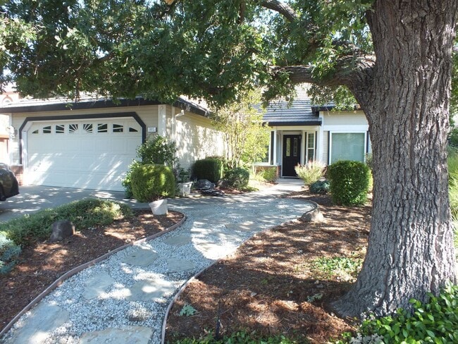 Building Photo - Natomas Station 3/2 ranch style home