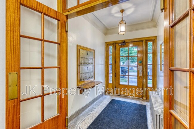 Photo - 310 5th St N