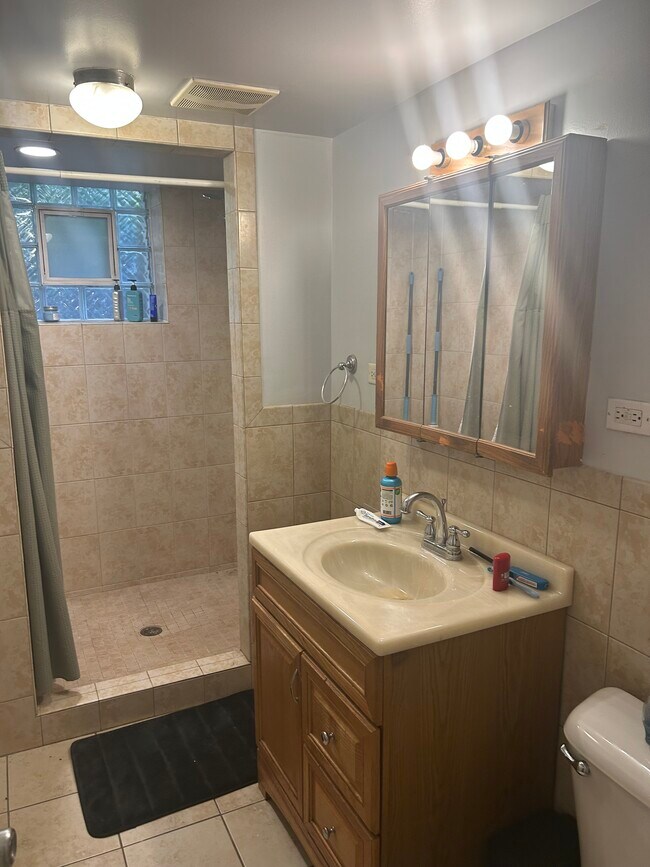 322-330 W Washington Blvd