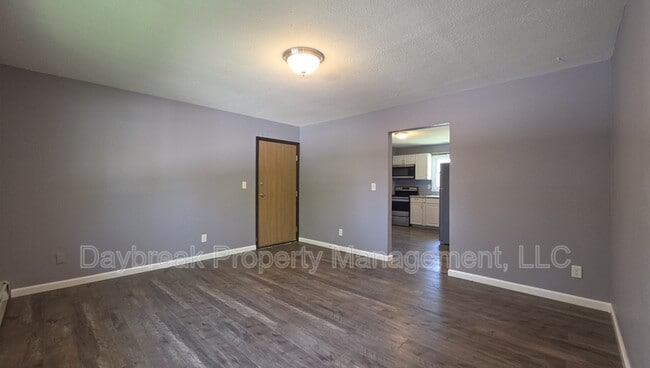 Photo - 204 4th St NW