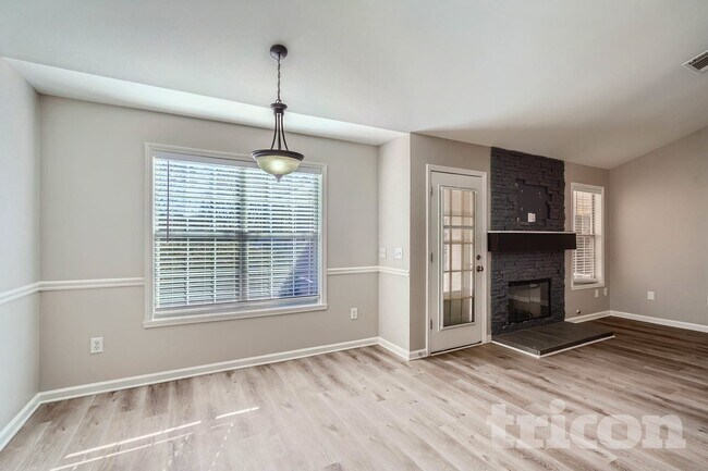 Photo - 891 Marta Crane Dr